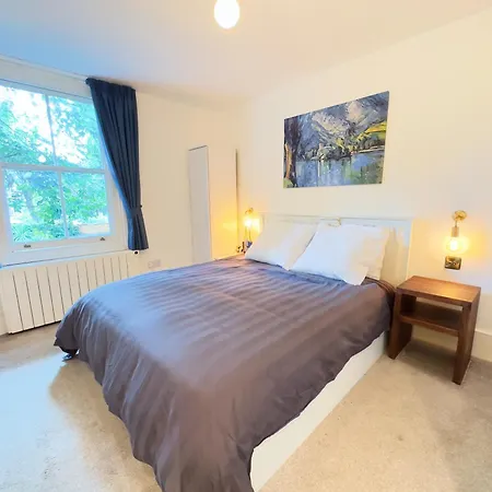 Hotel Boutique Style Studio With Kitchen, Huge Shower, King Bed